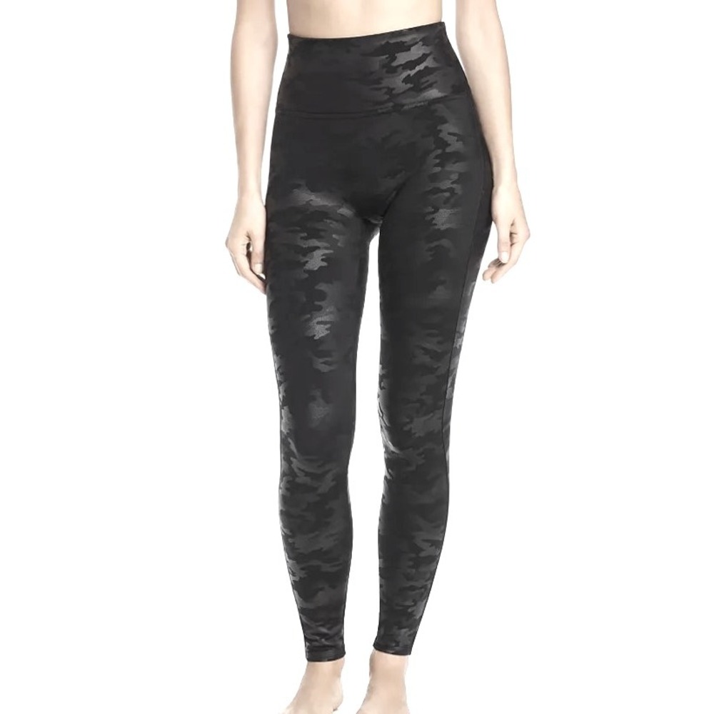 NWT SPANX®‎ Plus All Black Camo Leggings - Size Large